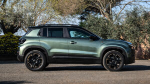Jeep Avenger 85-я годовщина - боковая сторона
