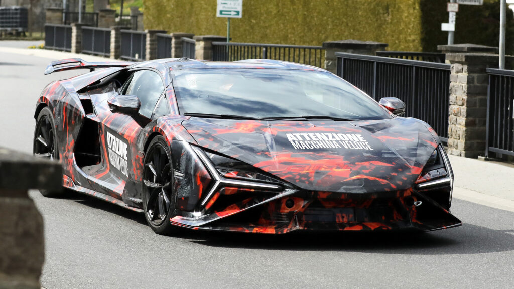 Lamborghini Revuelto SV - front 3/4