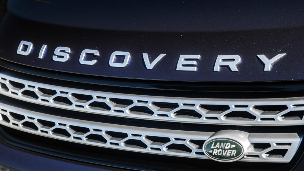 Land Rover Discovery badge