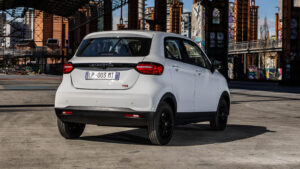Leapmotor T03 LCV - задние 3/4 статические.