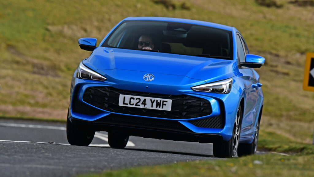 MG3 - front cornering