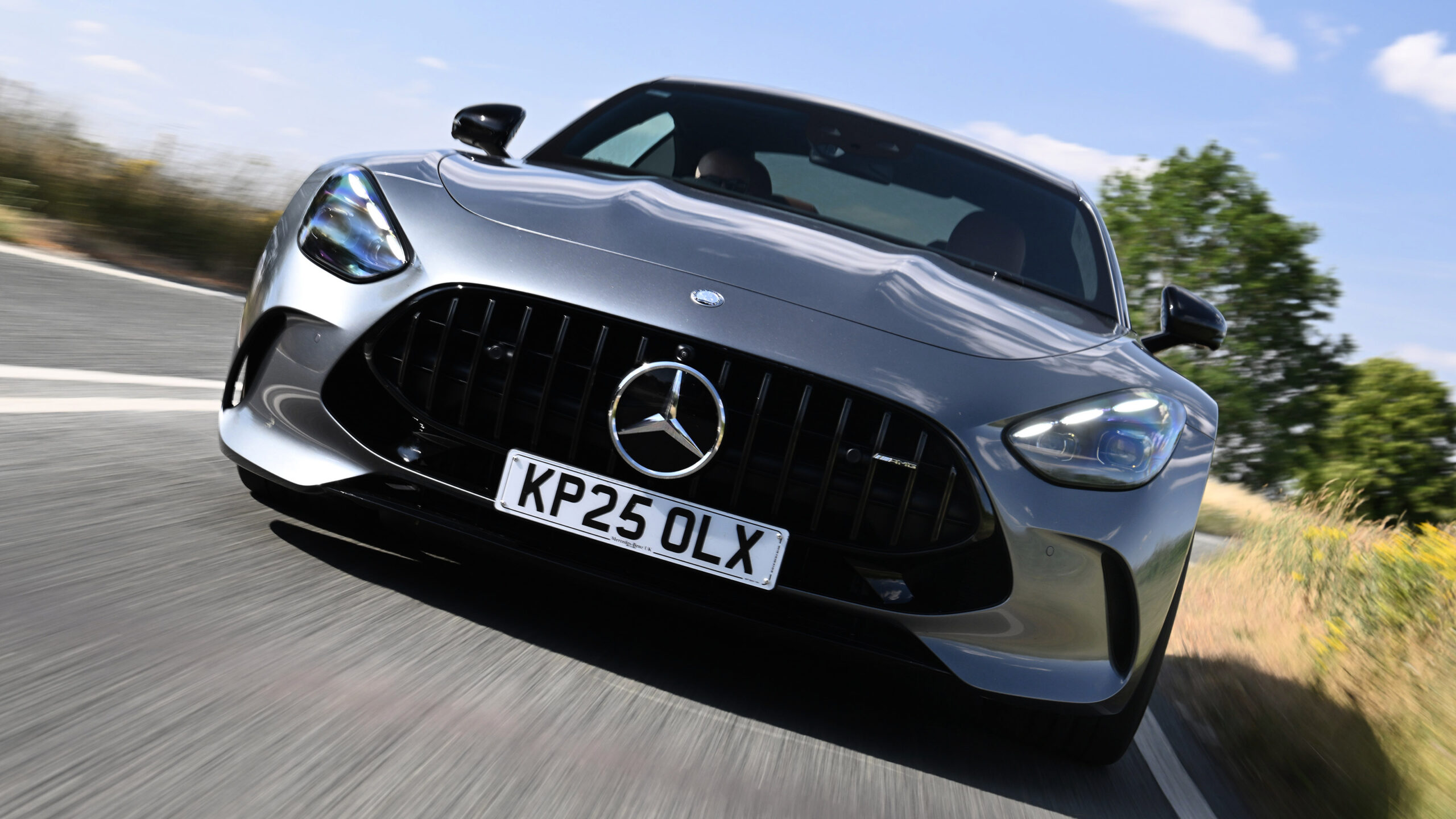 Mercedes-AMG GT 55 - полная передняя часть.