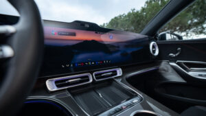 Mercedes C-Class Electric - screens