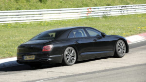 Bentley Flying Spur facelift - задние повороты в поворотах.