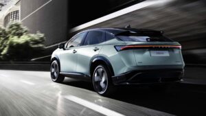 Новый Nissan Ariya facelift - задняя система отслеживания.