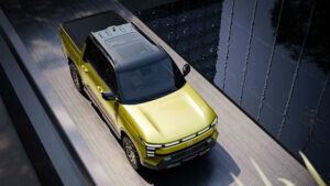 Nissan Frontier Pro гибридный - передний над головой.