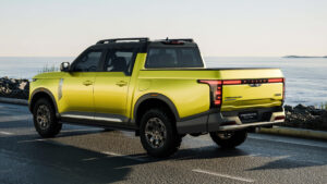 Nissan Frontier Pro гибридный - задняя часть под углом.