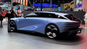 Peugeot Concept 6 - боковой профиль.