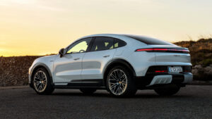 Porsche Cayenne Coupe Electric - S с задней статикой