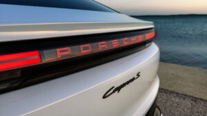 Porsche Cayenne Coupe Electric - S задняя деталь задней части