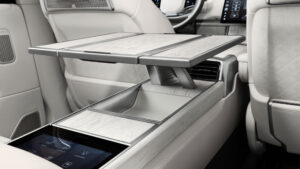 Рейндж Ровер SV Ultra - настольный Range Rover SV Ultra.