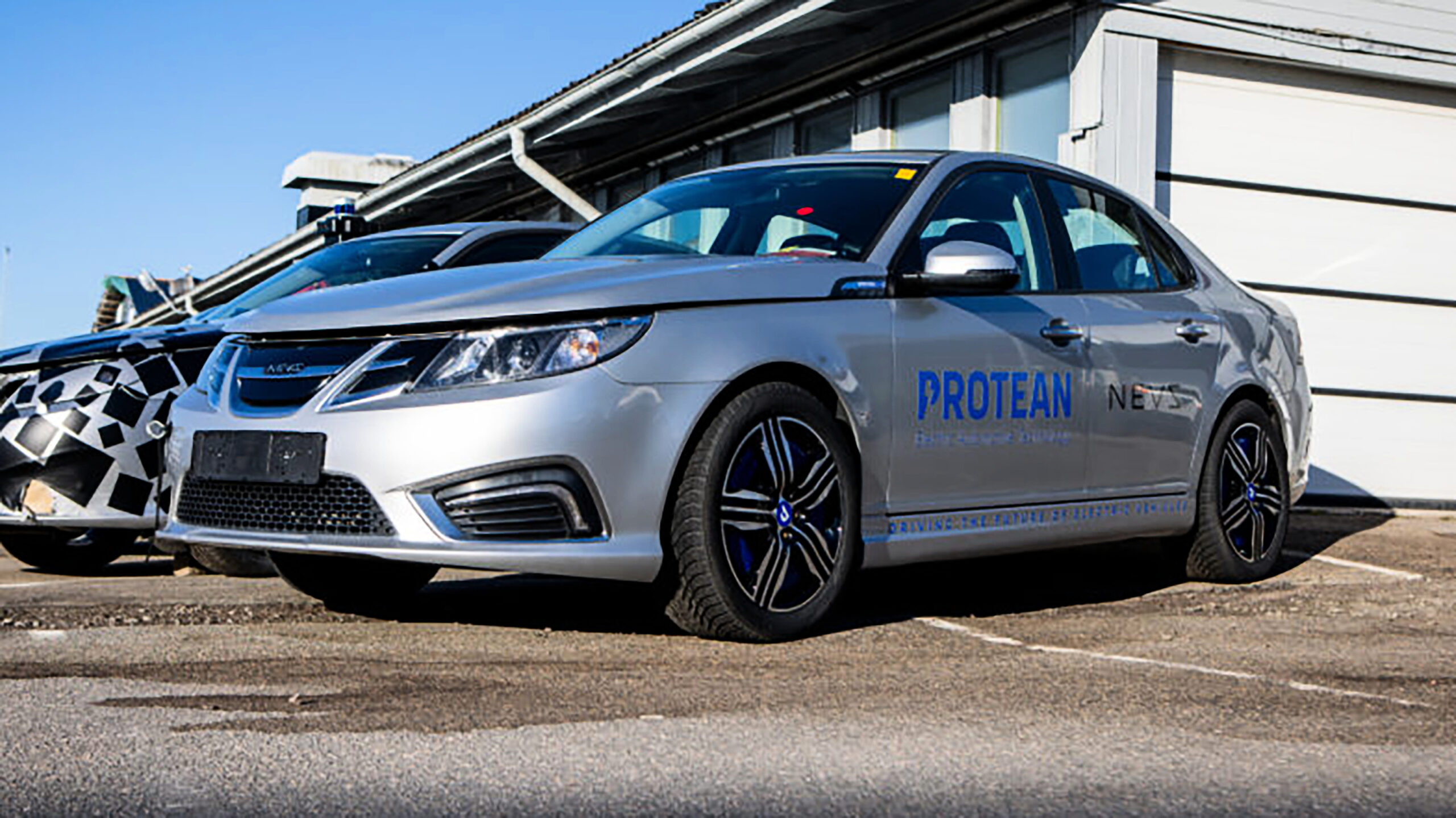 Прототип Saab 9-3 является прототипом Saab 9-3.