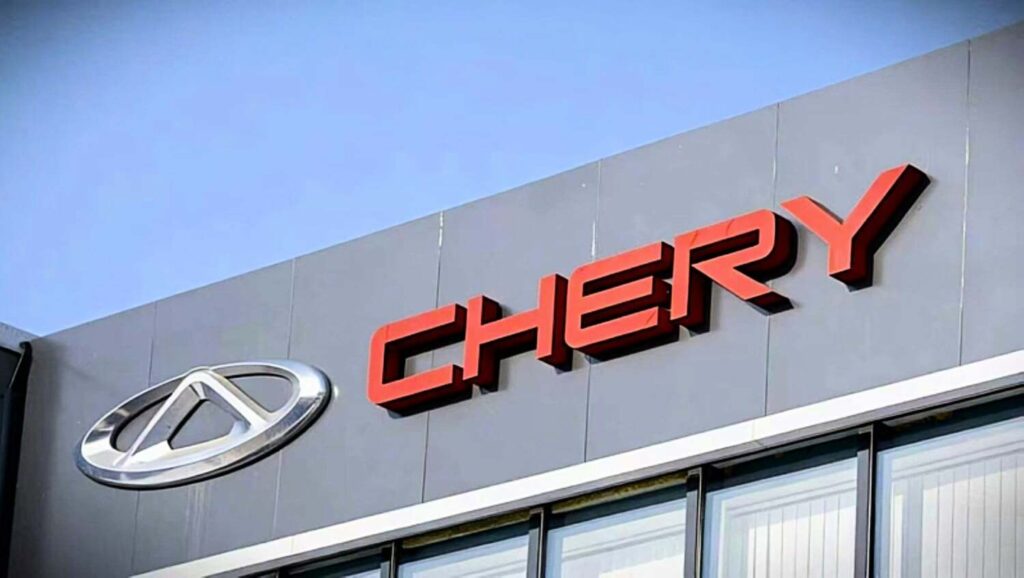Chery сочетает жидкостные аккумуляторные элементы 12C с твердотельной технологией емкостью 400 Вт·ч/кг