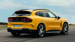 Mercedes-AMG GT SUV — вид сзади