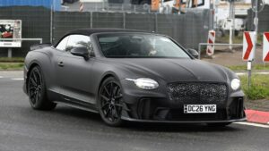 Новый Bentley Supersports Convertible — вид спереди 3/4
