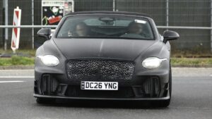 Новый Bentley Supersports Convertible — вид спереди