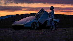Новый Tesla Roadster — вид спереди