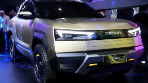 Omoda X — вид спереди в три четверти