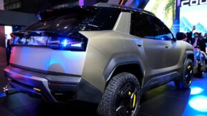 Omoda X — вид сзади в три четверти