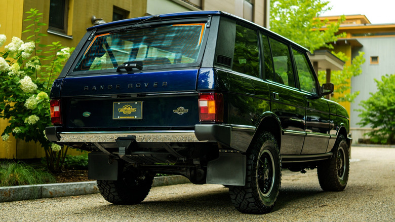Задняя часть Range Rover Classic от Legacy Overland