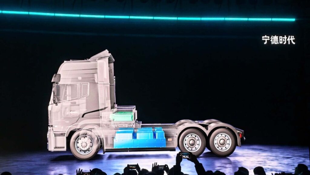 CATL представляет «Dual-Electric Range Extender» для электрификации тяжелых грузовиков