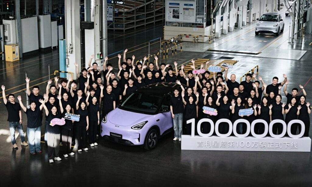 Geely EX2 сошел с конвейера в качестве миллионного экземпляра спустя два года после запуска