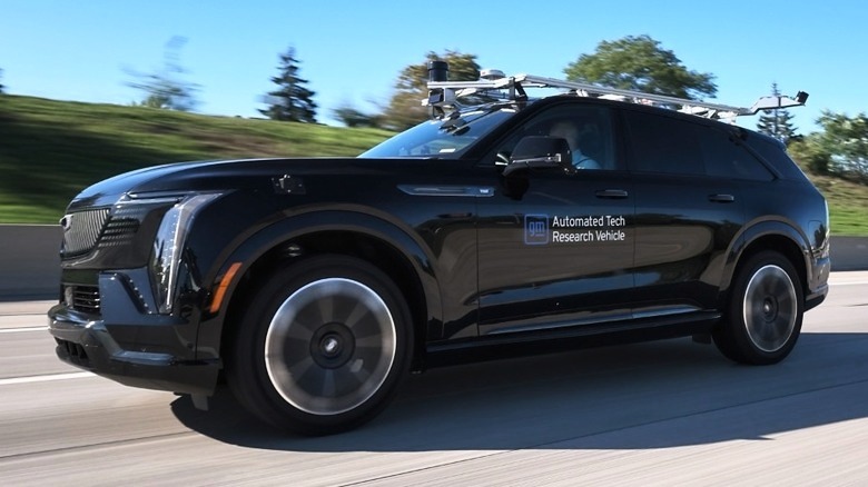Cadillac Escalade IQ тестирует новейшую технологию автономного вождения GM