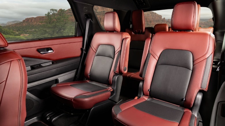 Задние сиденья 2027 Nissan Pathfinder Special Edition