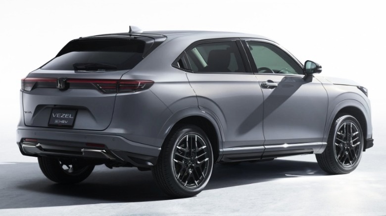 2027 Honda Vezel в пакете Black Sport Style